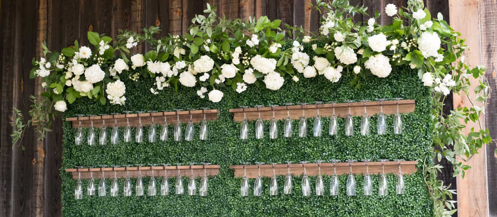 LindseyHinkleyphotography-champagne-glasses-hanging