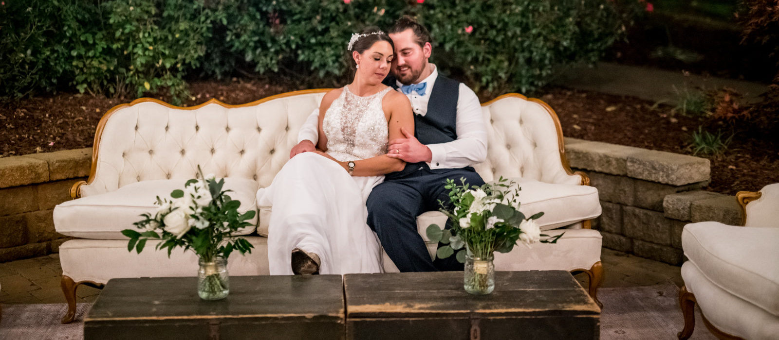 LindseyHinkleyphotography-couple-on-couch